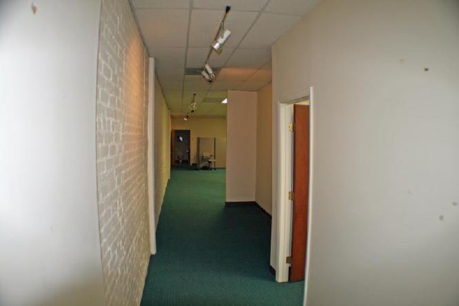 More Photos Of 16-20 W Huron St, Pontiac Office For Lease