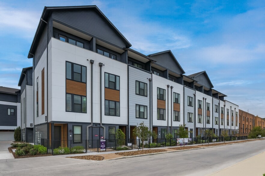 Primary Photo Of 719 E Locust St, San Antonio Apartments For Sale