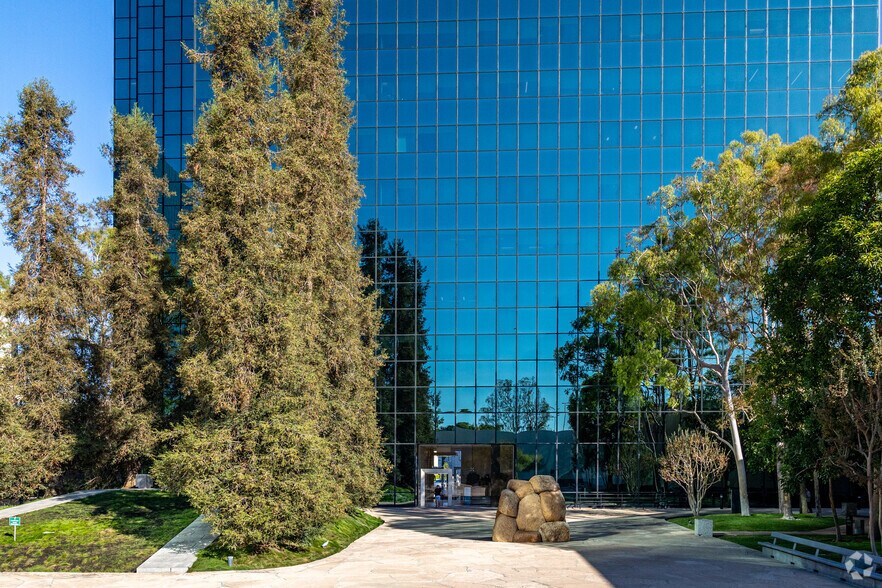 More Photos Of 611 Anton Blvd, Costa Mesa Office For Lease