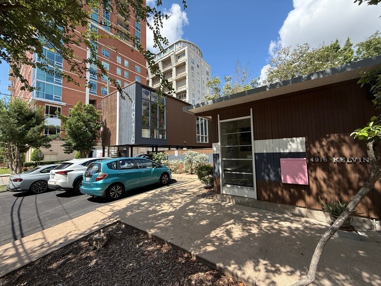 Primary Photo Of 4916 Kelvin Dr, Houston Freestanding For Sale