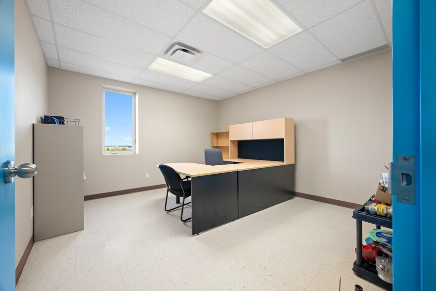 More Photos Of 501077 RR13 Airport Rd, Lloydminster Warehouse For Lease