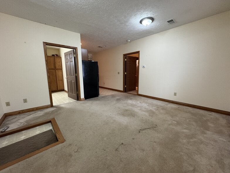 More Photos Of 915 N Main St, Bloomington General Retail For Sale