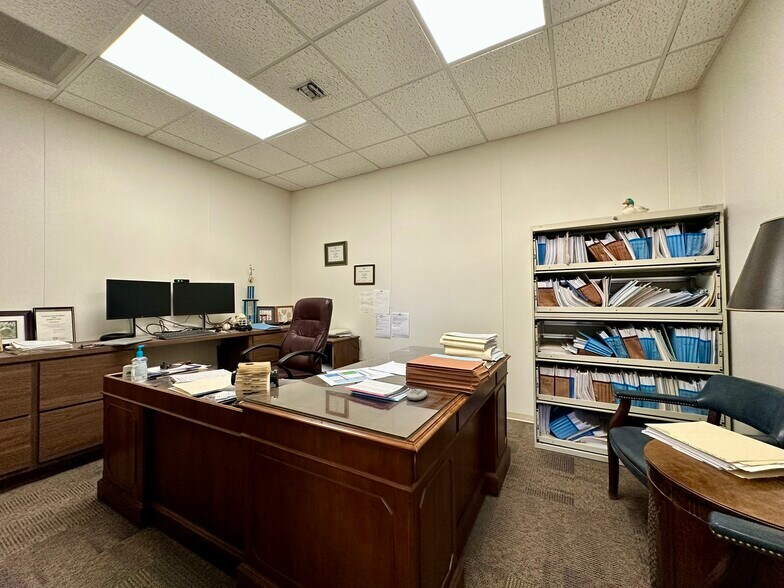 More Photos Of 705 Lamar St, Wichita Falls Office For Sale