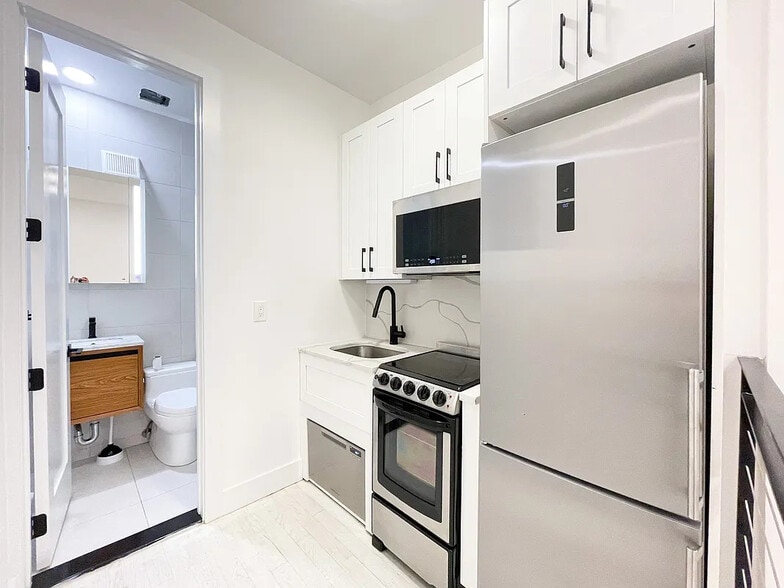 More Photos Of 750 Washington Ave, Brooklyn Apartments For Sale