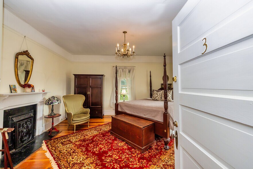 More Photos Of 252 Seavy St, Senoia Hospitality For Sale