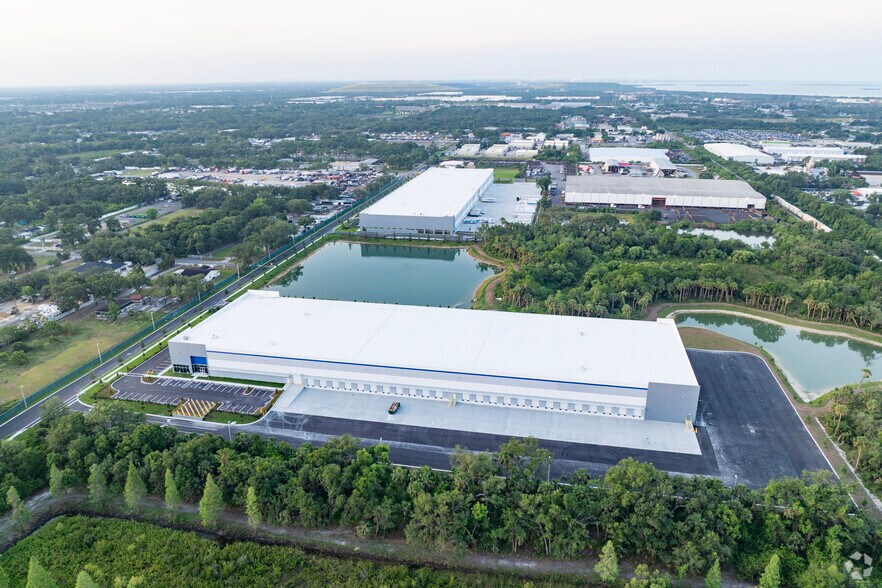 More Photos Of 1751 Suddath Park St, Tampa Warehouse For Lease