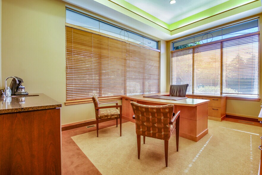 More Photos Of 659 W Hamilton Ave, Eau Claire Medical For Sale