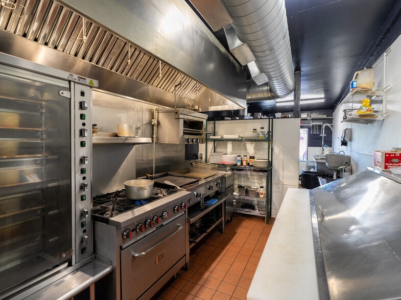 More Photos Of 8501 El Camino Real, Atascadero Restaurant For Sale