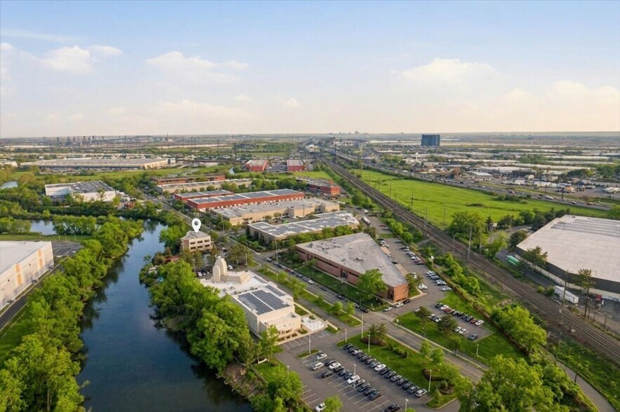 More Photos Of 300 Penhorn Ave, Secaucus Office Residential For Lease