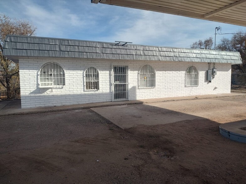More Photos Of 1224 S Main St, Belen Freestanding For Lease