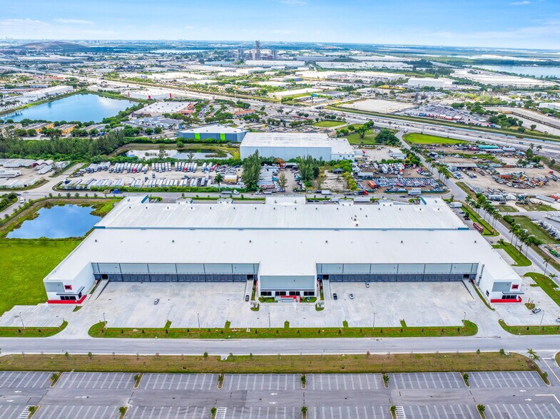 More Photos Of 14101 NW 112th Ave, Hialeah Gardens Warehouse For Lease