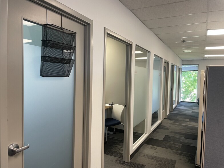 More Photos Of 2060 Walkley Rd, Ottawa Warehouse For Lease