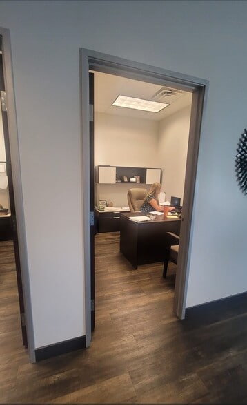 More Photos Of 5208 Tennyson Pky, Plano Office Residential For Lease