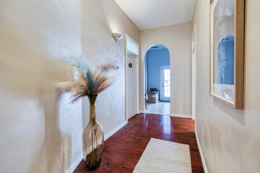 More Photos Of 12335 Hymeadow Dr, Austin Office For Sale