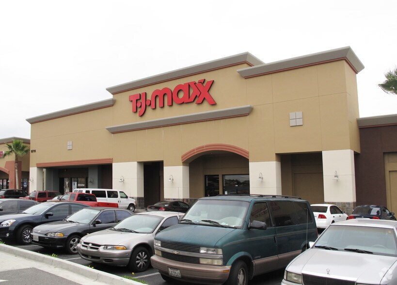 More Photos Of 15713-15727 Downey Ave, Paramount General Retail For Lease