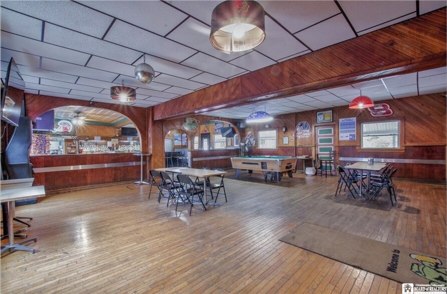 More Photos Of 1414 E 2nd St, Jamestown Flex For Sale