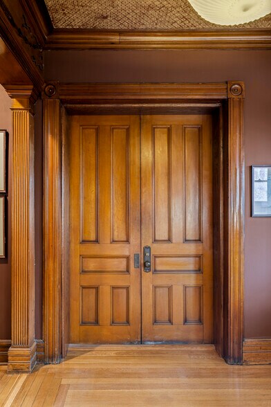 More Photos Of 420 Warren St, Hudson Office For Sale