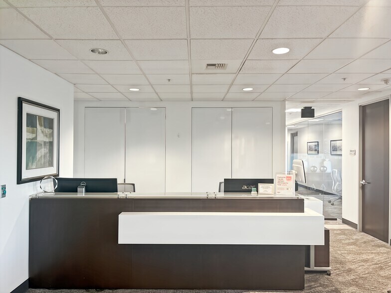 More Photos Of 650 NE Holladay St, Portland Coworking Space
