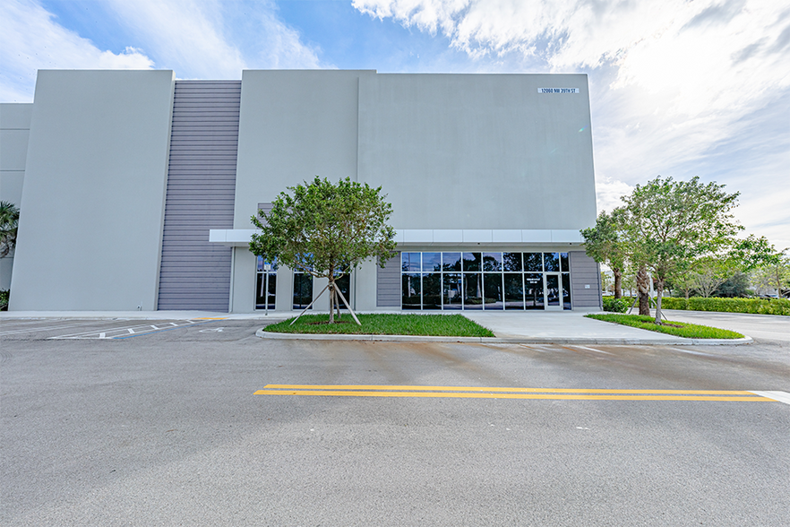 More Photos Of 12000 NW 39 St, Coral Springs Unknown For Lease