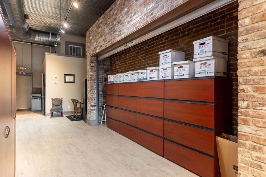 More Photos Of 2401 Broad Street, Chattanooga Office For Sale