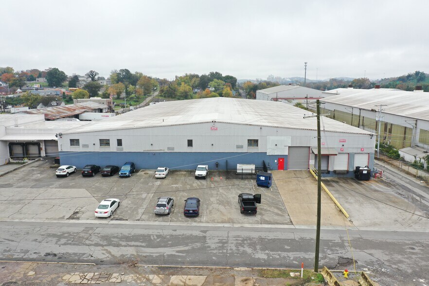 More Photos Of 202 W Springdale Ave, Knoxville Warehouse For Lease