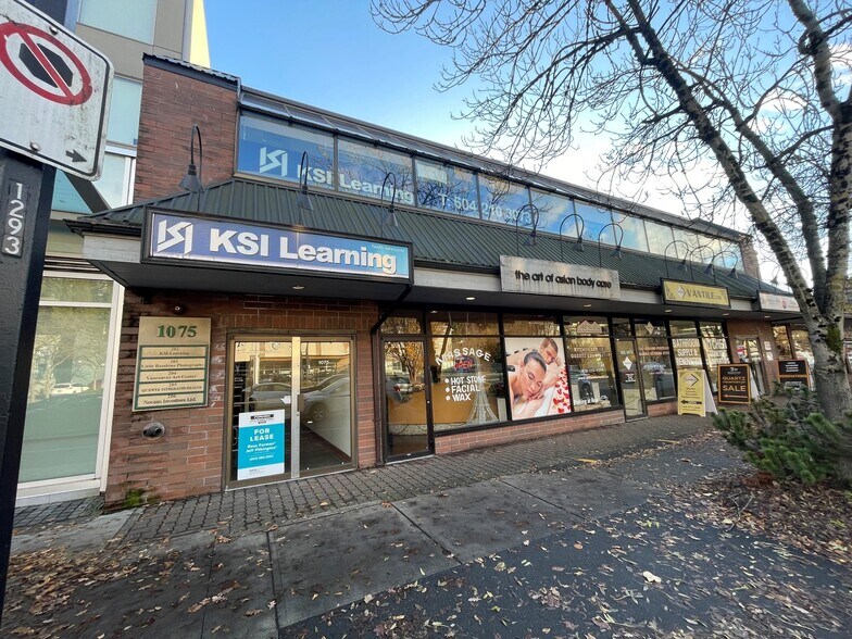 More Photos Of 1075 Marine Dr, North Vancouver Storefront Retail Office For Sale