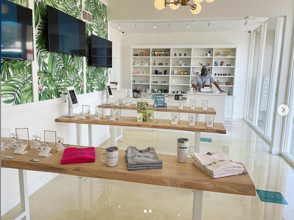 More Photos Of 577 E Sunny Dunes Rd, Palm Springs Storefront Retail Office For Lease