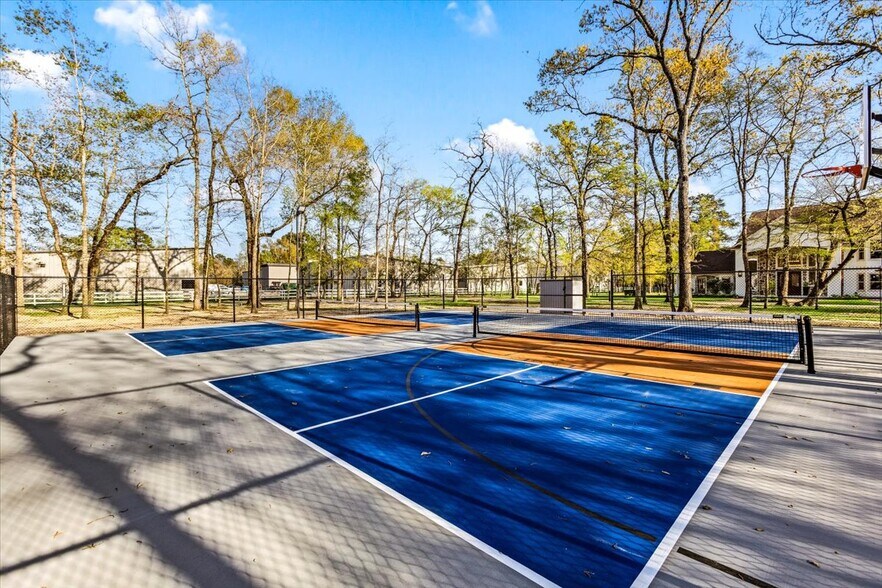 More Photos Of 8811 West Ln, Magnolia Office For Sale