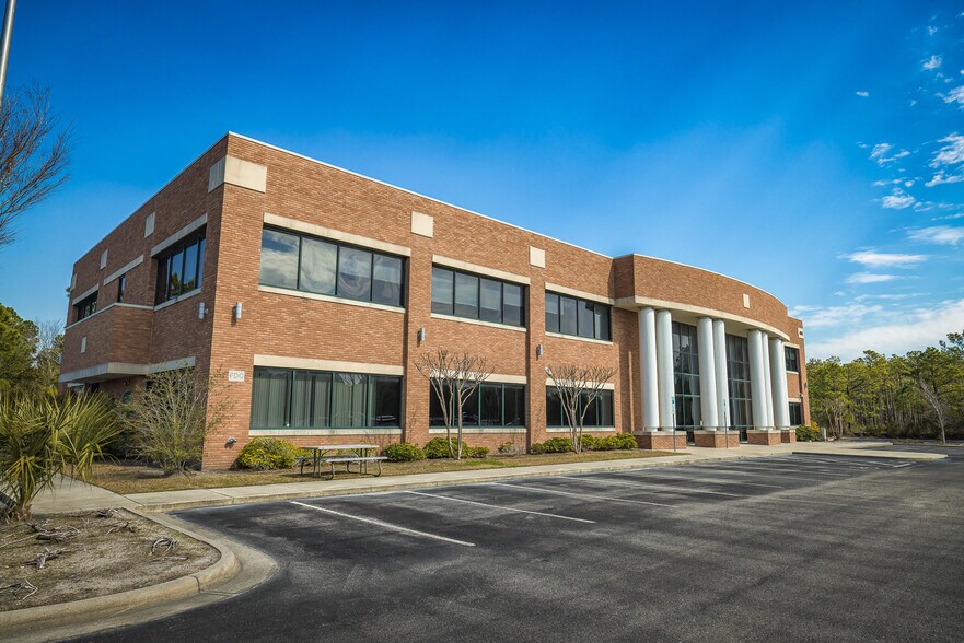 More Photos Of 4332 Southport-Supply Rd, Southport Medical For Sale