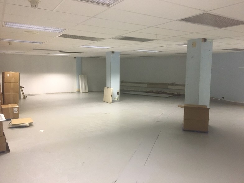More Photos Of 2-4 S Portage St, Westfield Office For Lease