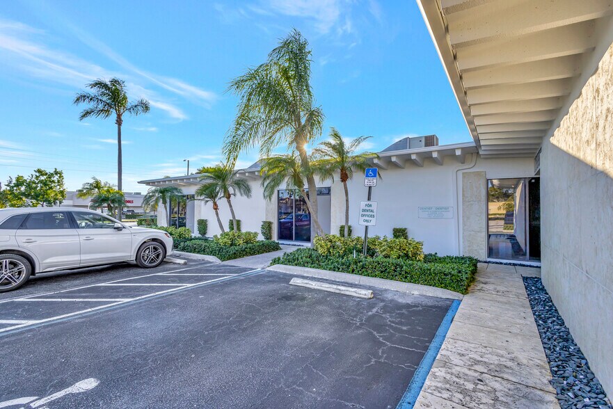 More Photos Of 429 Northlake Blvd, North Palm Beach Medical For Lease