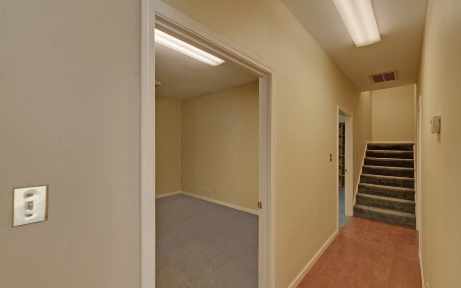 More Photos Of 131 W Savannah St, Toccoa Office For Lease