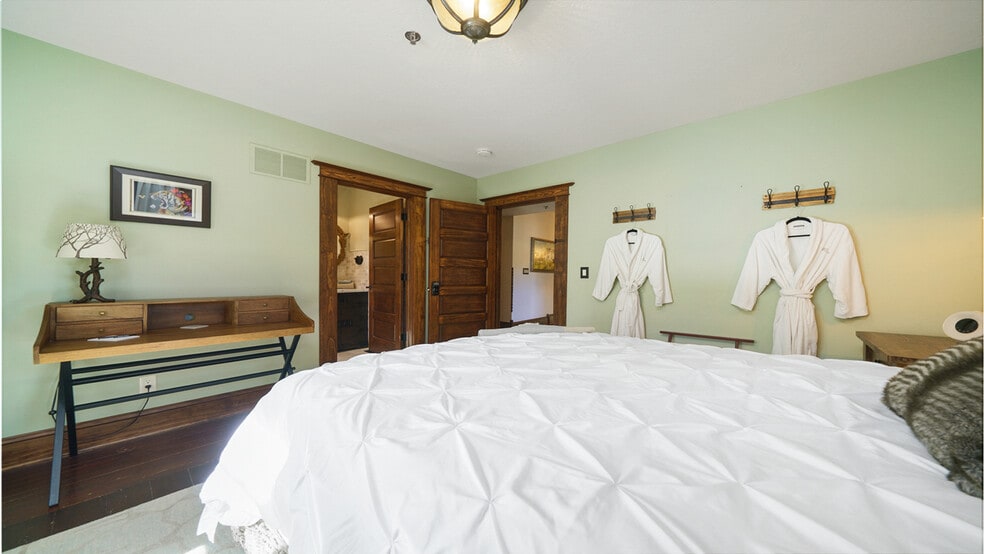 More Photos Of 409 N State St, Franklin Grove Hotel For Sale