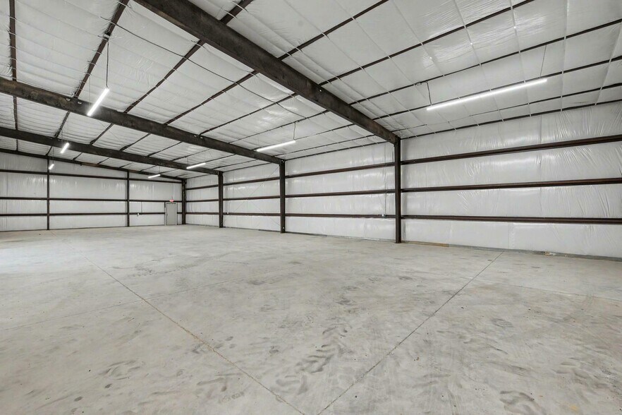 More Photos Of 3291 Warrior Dr, D'Iberville Light Distribution For Lease