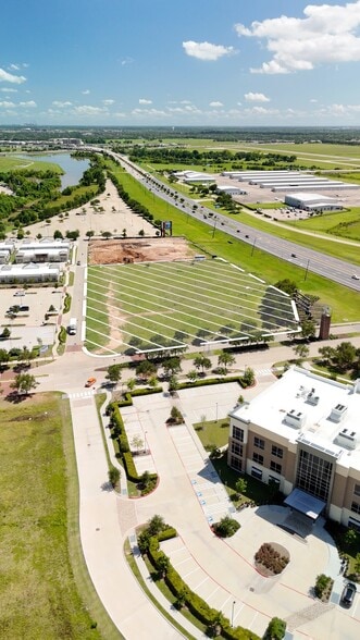 More Photos Of 1133 Imperial Blvd, Sugar Land General Retail For Lease