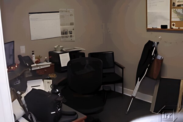 More Photos Of 132 Court Cir, Warsaw Storefront Retail Office For Sale