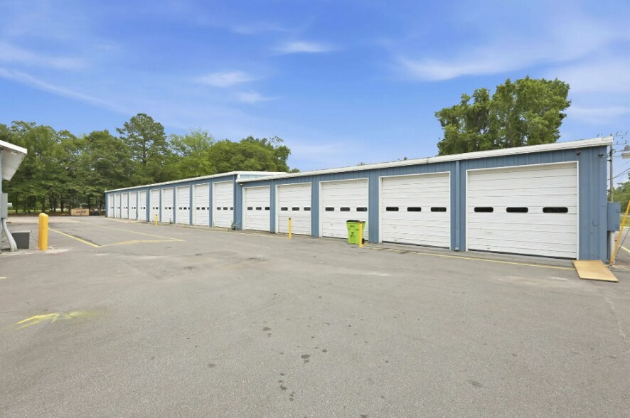 More Photos Of 3102 Oaks Rd, New Bern Warehouse For Lease