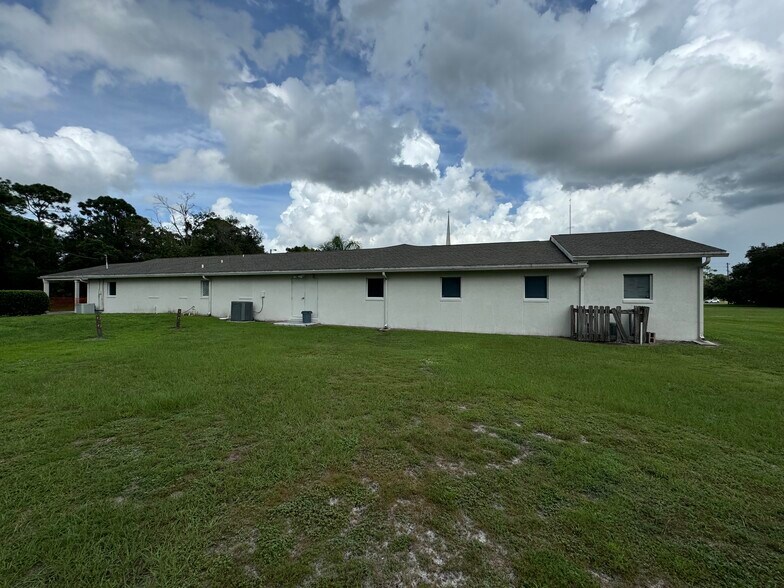More Photos Of 2400 S Goldenrod Rd, Orlando Religious Facility For Sale