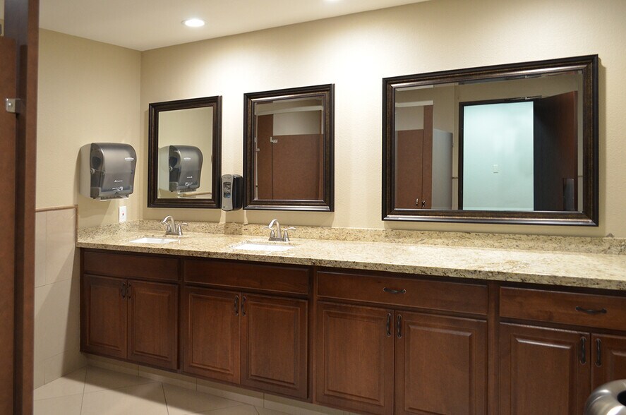 More Photos Of 9745-9747 Businesspark Ave, San Diego Coworking Space