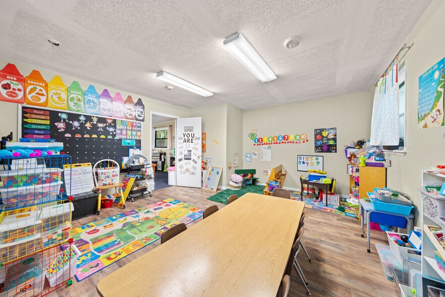 More Photos Of 102 S Highland St, Bushnell Daycare Center For Sale