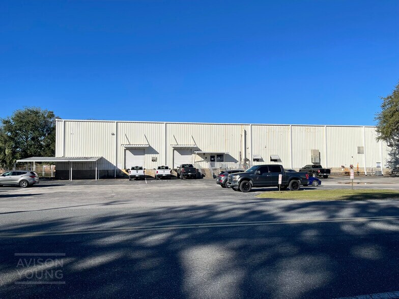 Primary Photo Of 1107 N Thomas Ave, Leesburg Warehouse For Lease