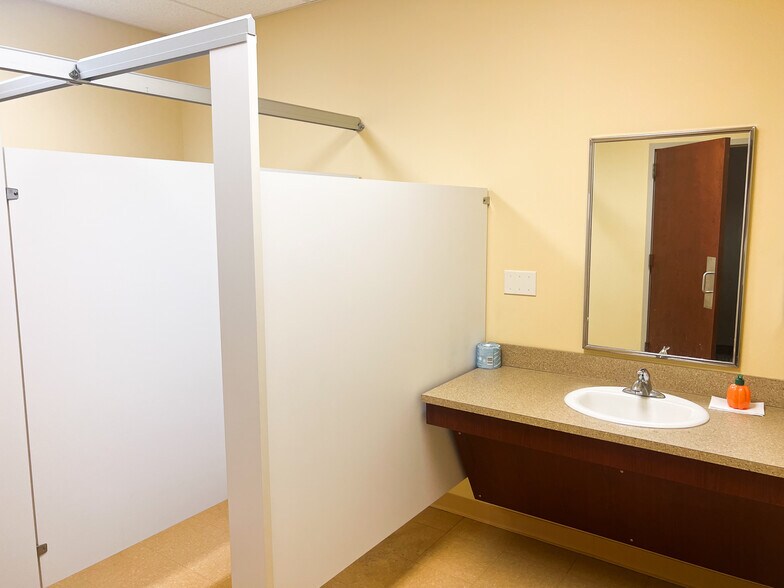 More Photos Of 1196 Pleasant Ridge Rd, Greensboro Research And Development For Lease