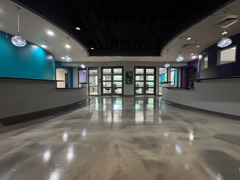 More Photos Of 8500 Bluffstone Cv, Austin Office For Sale