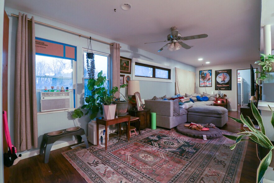 More Photos Of 40523 N Il Route 83, Antioch Apartments For Sale