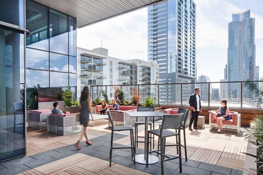 More Photos Of 500 W 2nd St, Austin Office For Lease