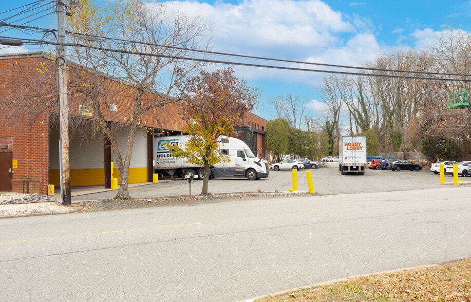 More Photos Of 202-206 Pegasus Ave, Northvale Warehouse For Lease