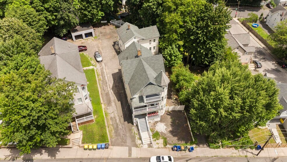 Primary Photo Of 96 Hill St, Waterbury Apartments For Sale