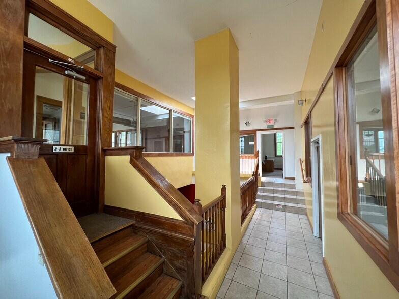 More Photos Of 499-500 Grotto St N, Saint Paul Loft Creative Space For Sale