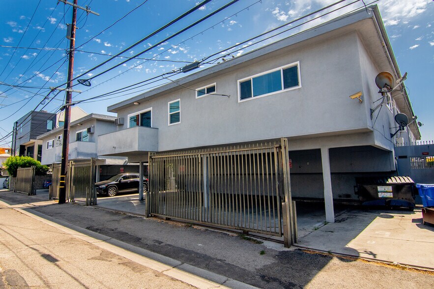 More Photos Of 2023 Preuss Rd, Los Angeles Apartments For Sale