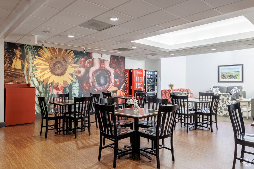 More Photos Of 950 S Cherry St, Denver Office For Lease